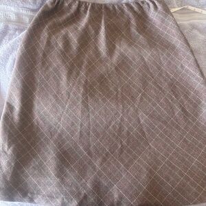 Casual Skirt! Great with boots and leggings!